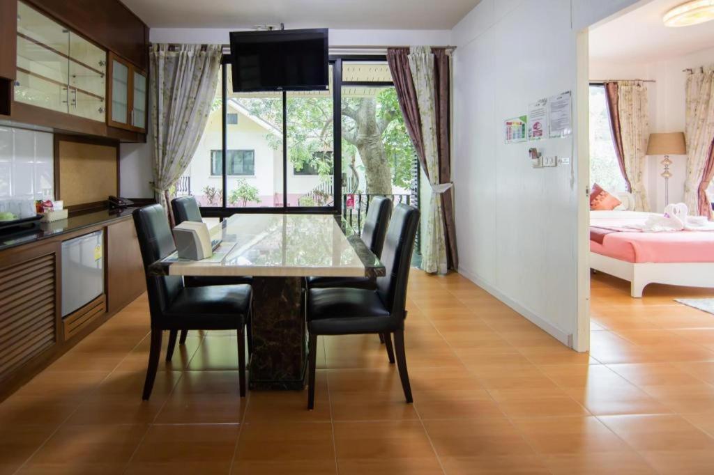 Chayada Garden House And Resort Hotel Nakhonratchasima Exterior foto